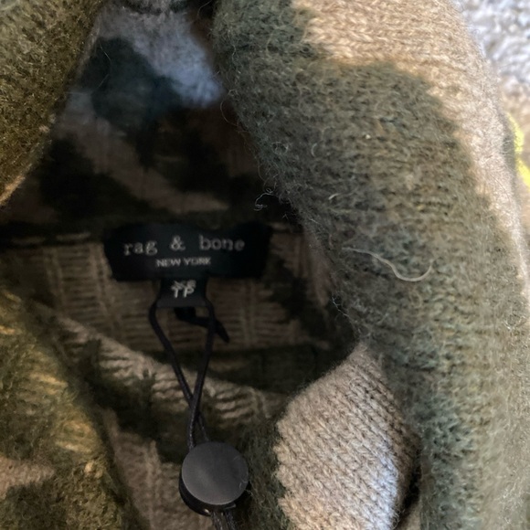 NWT Rag & Bone Army Green Kiki Zebra Funnel Neck Sweater XS - Picture 3 of 4
